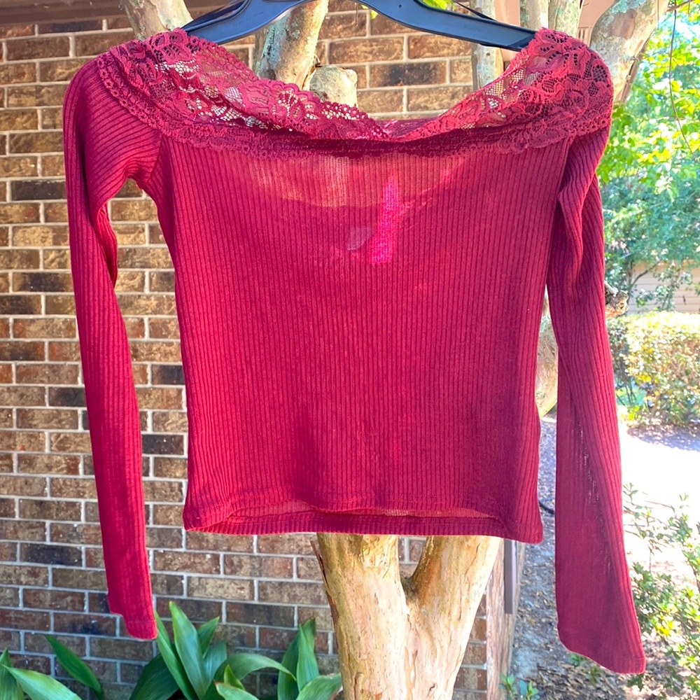 H &M wine colored off shoulder lace top S